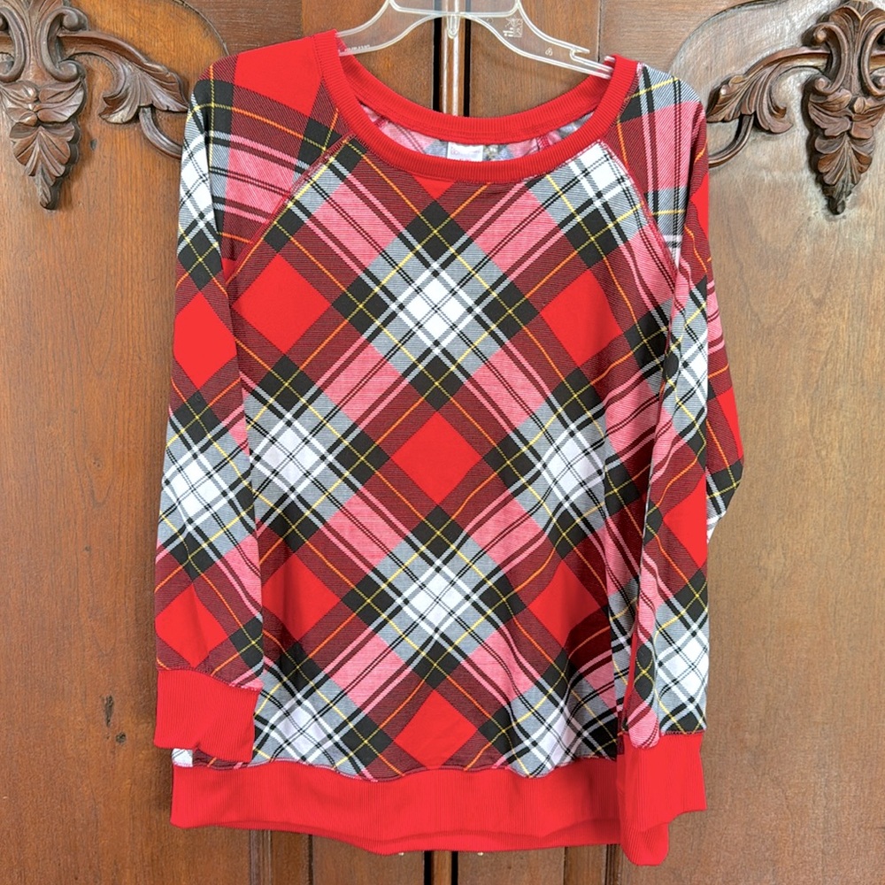 No boundaries sweatshirt red plaid NWT